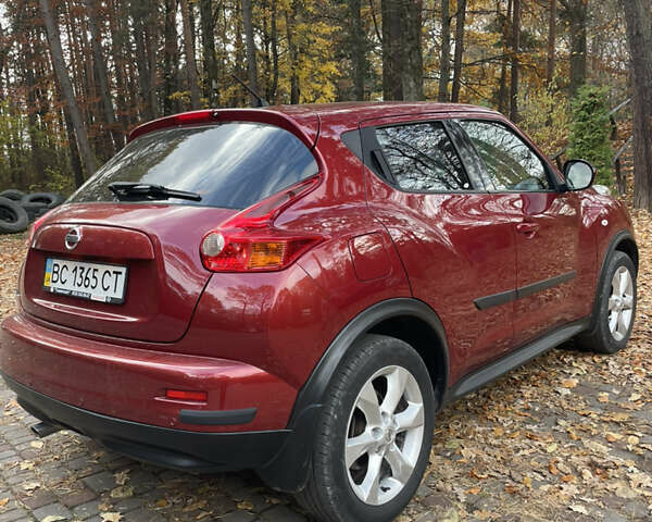 Красный Ниссан Жук, объемом двигателя 1.6 л и пробегом 98 тыс. км за 11500 $, фото 4 на Automoto.ua