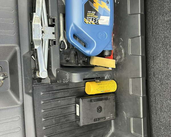 Красный Ниссан Жук, объемом двигателя 1.6 л и пробегом 199 тыс. км за 9800 $, фото 17 на Automoto.ua