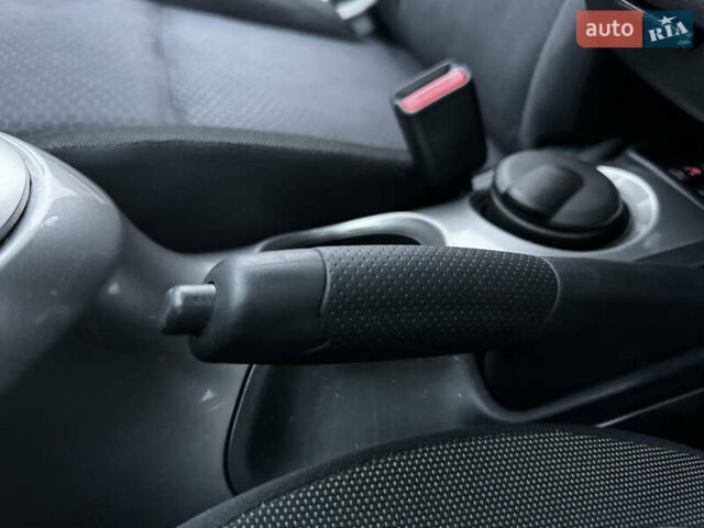 Червоний Ніссан Жук, об'ємом двигуна 1.6 л та пробігом 97 тис. км за 10750 $, фото 58 на Automoto.ua