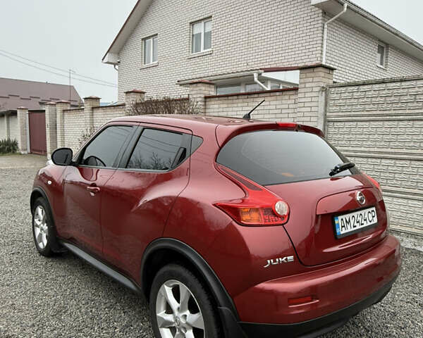 Красный Ниссан Жук, объемом двигателя 1.6 л и пробегом 93 тыс. км за 11000 $, фото 1 на Automoto.ua