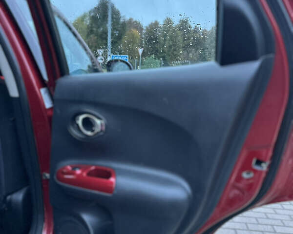 Красный Ниссан Жук, объемом двигателя 1.5 л и пробегом 239 тыс. км за 8600 $, фото 21 на Automoto.ua