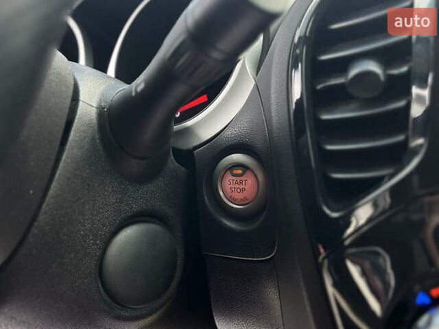 Красный Ниссан Жук, объемом двигателя 1.6 л и пробегом 209 тыс. км за 10900 $, фото 16 на Automoto.ua