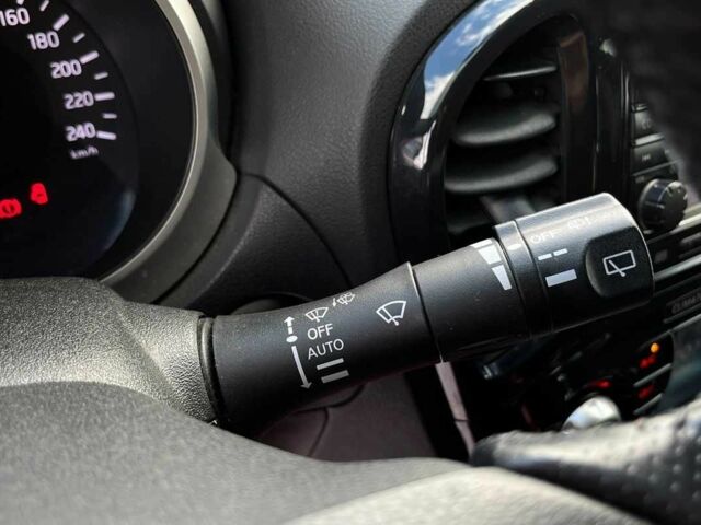 Красный Ниссан Жук, объемом двигателя 1.6 л и пробегом 209 тыс. км за 10900 $, фото 15 на Automoto.ua