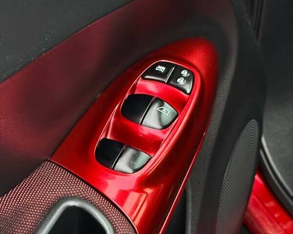 Красный Ниссан Жук, объемом двигателя 1.5 л и пробегом 73 тыс. км за 10799 $, фото 7 на Automoto.ua