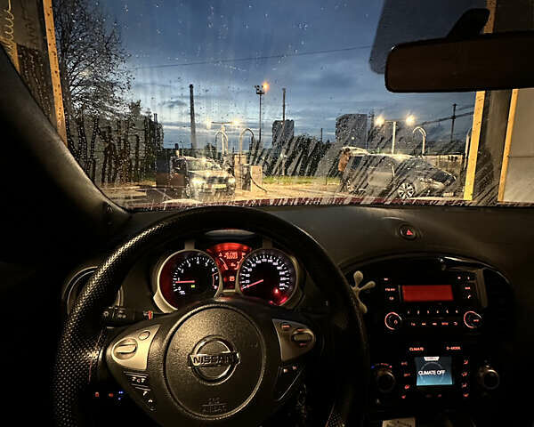 Красный Ниссан Жук, объемом двигателя 1.6 л и пробегом 181 тыс. км за 10499 $, фото 10 на Automoto.ua