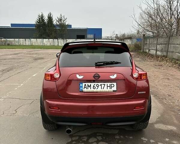 Красный Ниссан Жук, объемом двигателя 1.6 л и пробегом 214 тыс. км за 9000 $, фото 2 на Automoto.ua