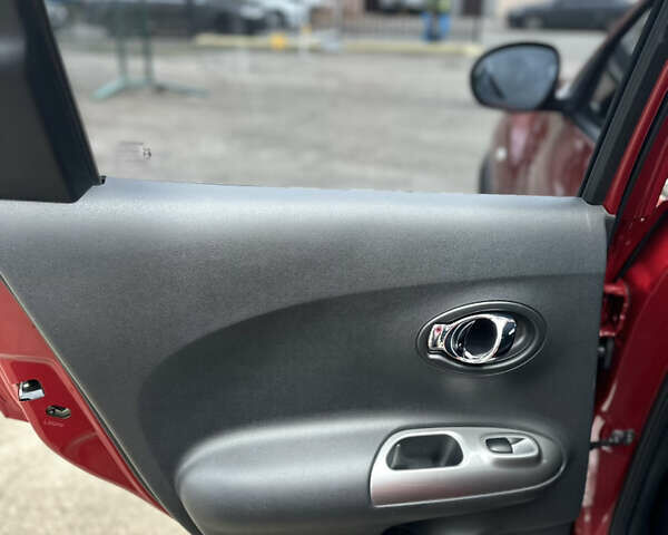 Красный Ниссан Жук, объемом двигателя 1.6 л и пробегом 130 тыс. км за 9999 $, фото 17 на Automoto.ua