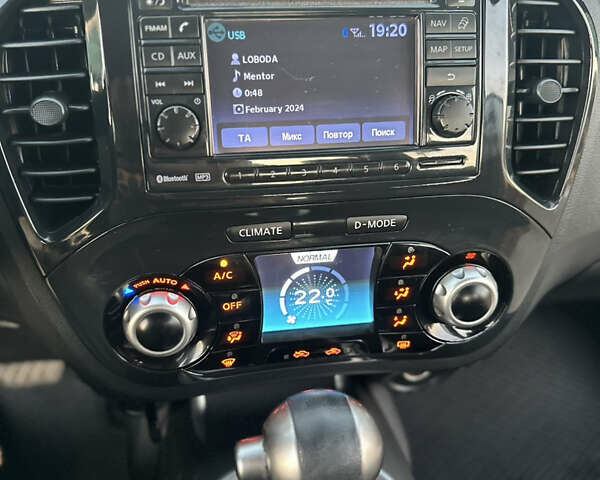 Красный Ниссан Жук, объемом двигателя 1.6 л и пробегом 168 тыс. км за 10900 $, фото 8 на Automoto.ua