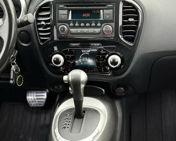 Красный Ниссан Жук, объемом двигателя 1.6 л и пробегом 130 тыс. км за 9999 $, фото 23 на Automoto.ua