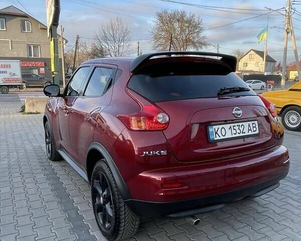 Красный Ниссан Жук, объемом двигателя 1.6 л и пробегом 117 тыс. км за 10200 $, фото 3 на Automoto.ua