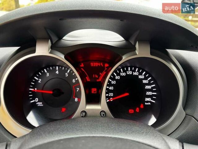 Красный Ниссан Жук, объемом двигателя 1.6 л и пробегом 131 тыс. км за 9990 $, фото 12 на Automoto.ua