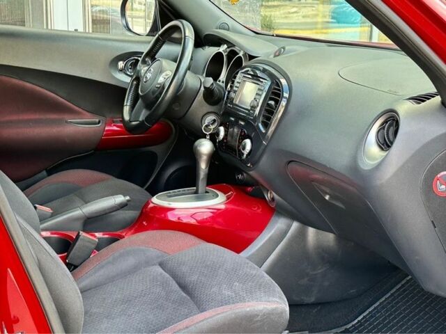 Красный Ниссан Жук, объемом двигателя 1.6 л и пробегом 123 тыс. км за 9000 $, фото 7 на Automoto.ua