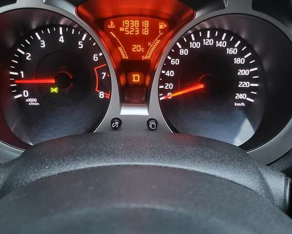 Красный Ниссан Жук, объемом двигателя 1.6 л и пробегом 193 тыс. км за 10900 $, фото 9 на Automoto.ua