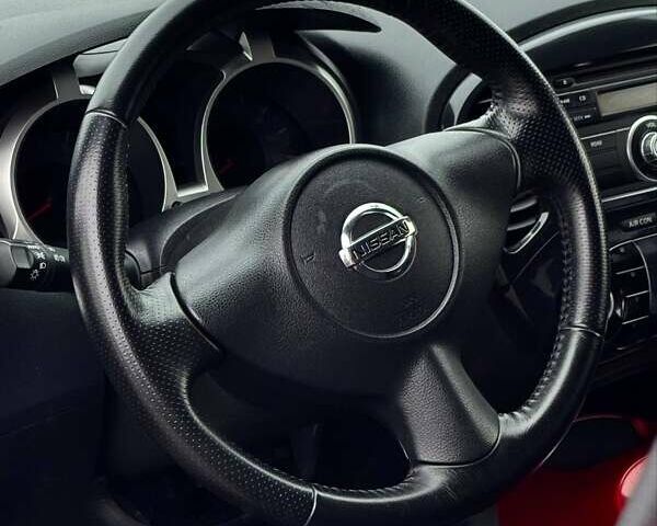 Красный Ниссан Жук, объемом двигателя 1.5 л и пробегом 73 тыс. км за 10799 $, фото 4 на Automoto.ua