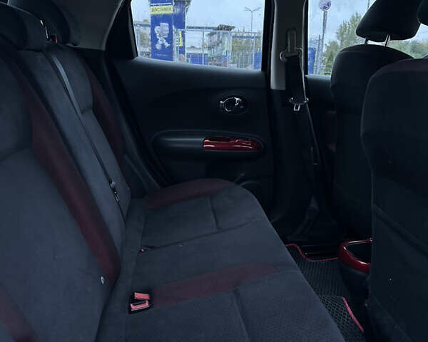 Красный Ниссан Жук, объемом двигателя 1.5 л и пробегом 239 тыс. км за 8600 $, фото 9 на Automoto.ua