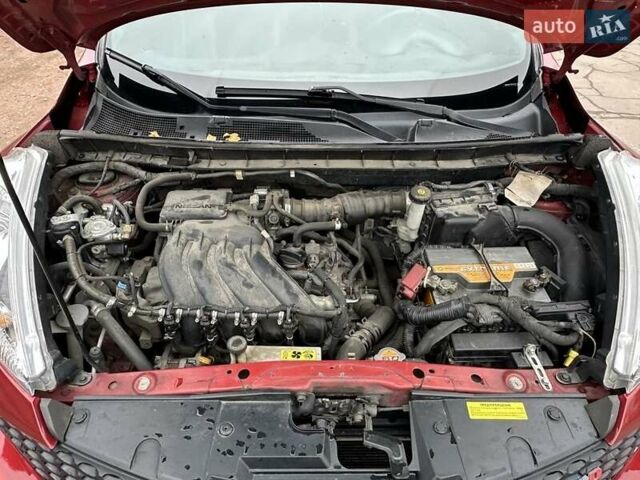 Красный Ниссан Жук, объемом двигателя 1.6 л и пробегом 214 тыс. км за 9000 $, фото 6 на Automoto.ua