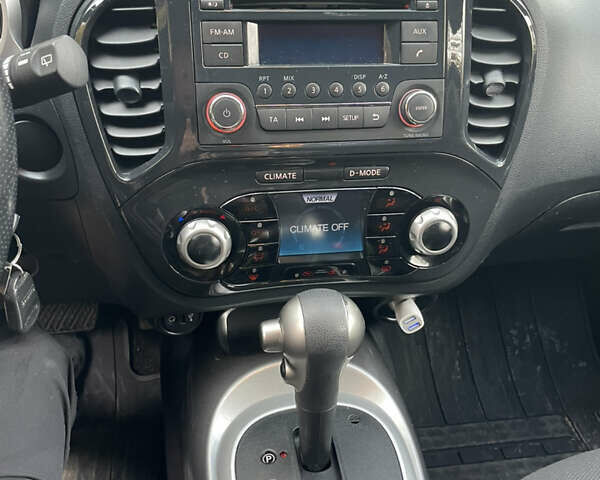 Красный Ниссан Жук, объемом двигателя 1.6 л и пробегом 98 тыс. км за 11500 $, фото 10 на Automoto.ua