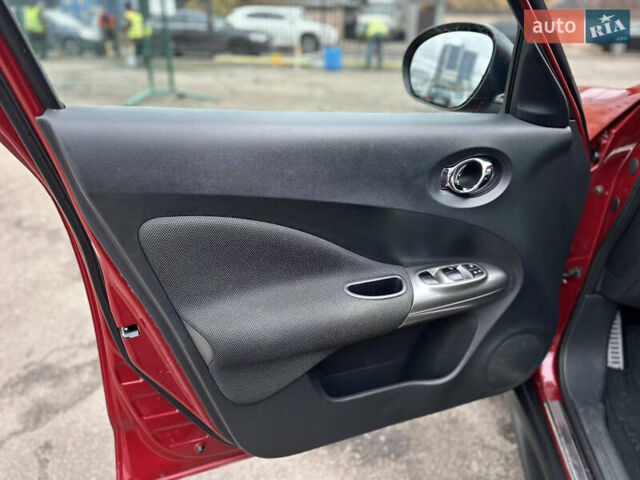 Красный Ниссан Жук, объемом двигателя 1.6 л и пробегом 130 тыс. км за 9999 $, фото 11 на Automoto.ua