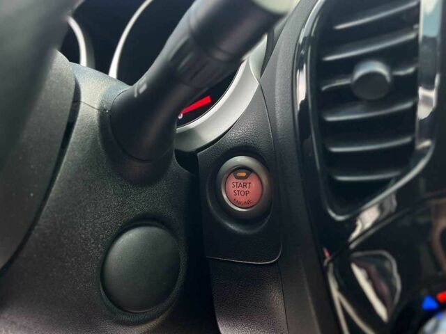 Красный Ниссан Жук, объемом двигателя 1.6 л и пробегом 209 тыс. км за 10900 $, фото 16 на Automoto.ua