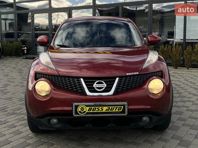 Красный Ниссан Жук, объемом двигателя 1.6 л и пробегом 209 тыс. км за 10900 $, фото 1 на Automoto.ua