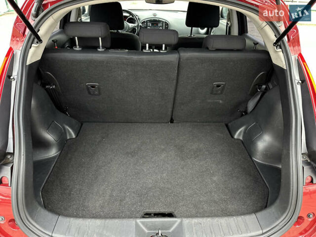 Красный Ниссан Жук, объемом двигателя 1.6 л и пробегом 130 тыс. км за 9999 $, фото 18 на Automoto.ua