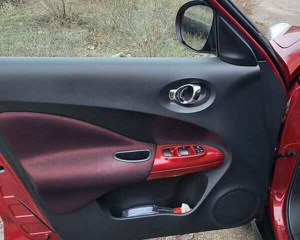 Красный Ниссан Жук, объемом двигателя 1.62 л и пробегом 91 тыс. км за 9800 $, фото 6 на Automoto.ua