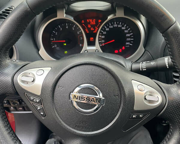 Красный Ниссан Жук, объемом двигателя 1.6 л и пробегом 98 тыс. км за 11500 $, фото 9 на Automoto.ua