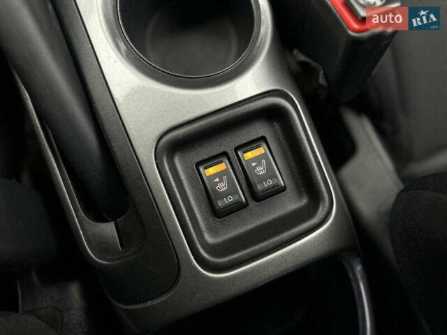 Красный Ниссан Жук, объемом двигателя 1.6 л и пробегом 130 тыс. км за 10500 $, фото 34 на Automoto.ua