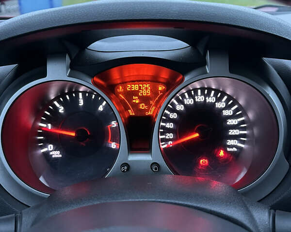 Красный Ниссан Жук, объемом двигателя 1.5 л и пробегом 239 тыс. км за 8600 $, фото 15 на Automoto.ua