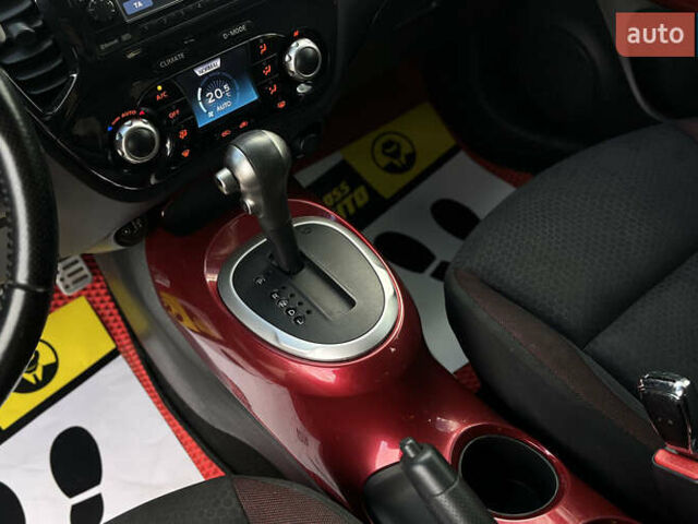 Красный Ниссан Жук, объемом двигателя 1.6 л и пробегом 209 тыс. км за 10900 $, фото 12 на Automoto.ua