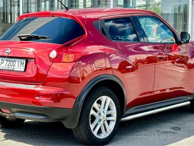 Красный Ниссан Жук, объемом двигателя 1.6 л и пробегом 123 тыс. км за 9000 $, фото 3 на Automoto.ua