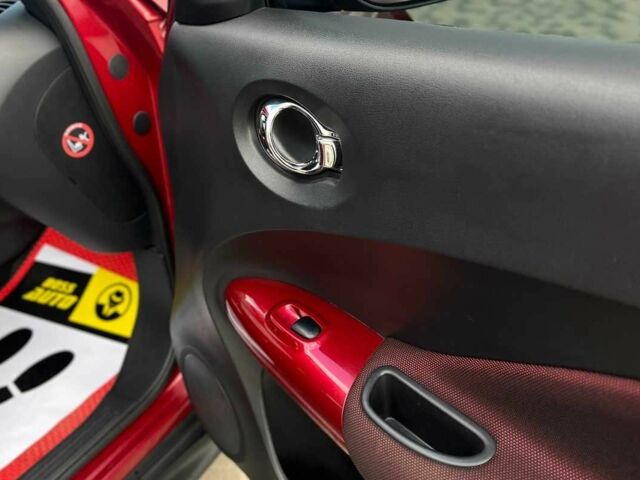 Красный Ниссан Жук, объемом двигателя 1.6 л и пробегом 209 тыс. км за 10900 $, фото 21 на Automoto.ua