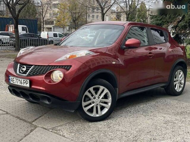 Красный Ниссан Жук, объемом двигателя 1.6 л и пробегом 188 тыс. км за 10500 $, фото 2 на Automoto.ua