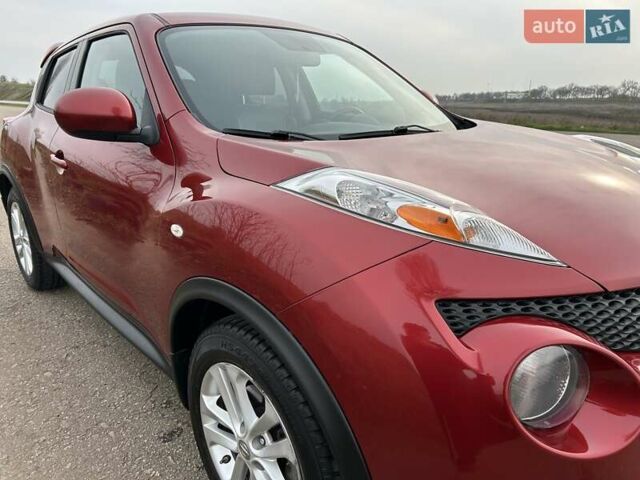 Красный Ниссан Жук, объемом двигателя 1.6 л и пробегом 219 тыс. км за 10200 $, фото 12 на Automoto.ua