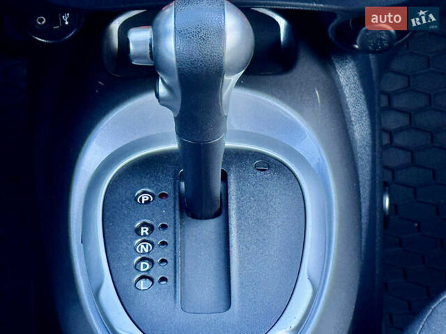 Красный Ниссан Жук, объемом двигателя 1.6 л и пробегом 54 тыс. км за 11500 $, фото 24 на Automoto.ua