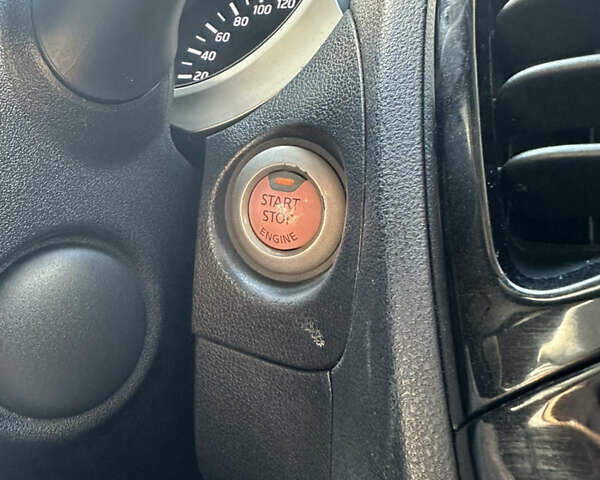 Красный Ниссан Жук, объемом двигателя 1.6 л и пробегом 102 тыс. км за 9200 $, фото 30 на Automoto.ua