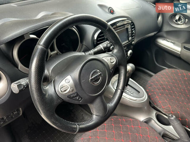 Червоний Ніссан Жук, об'ємом двигуна 1.6 л та пробігом 102 тис. км за 8950 $, фото 20 на Automoto.ua