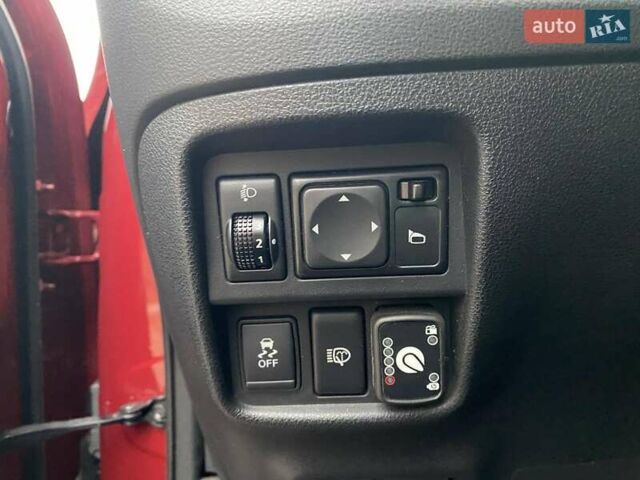 Красный Ниссан Жук, объемом двигателя 1.6 л и пробегом 56 тыс. км за 12200 $, фото 35 на Automoto.ua