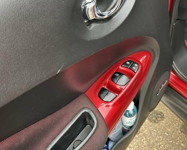 Красный Ниссан Жук, объемом двигателя 1.6 л и пробегом 219 тыс. км за 10200 $, фото 19 на Automoto.ua