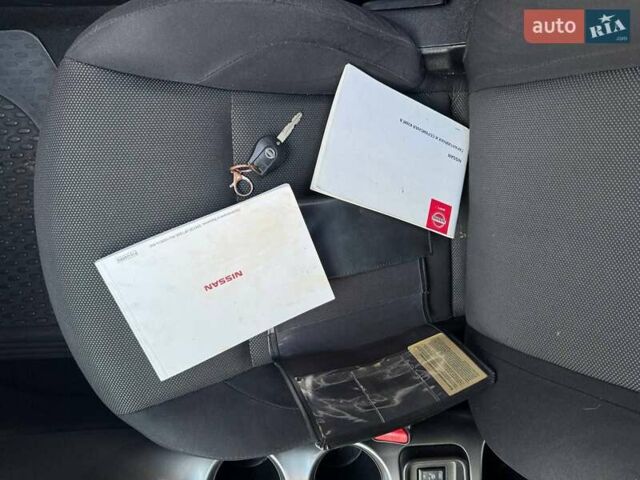 Красный Ниссан Жук, объемом двигателя 1.6 л и пробегом 170 тыс. км за 10300 $, фото 59 на Automoto.ua