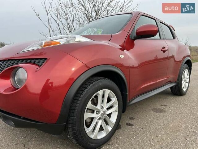 Красный Ниссан Жук, объемом двигателя 1.6 л и пробегом 219 тыс. км за 10200 $, фото 4 на Automoto.ua