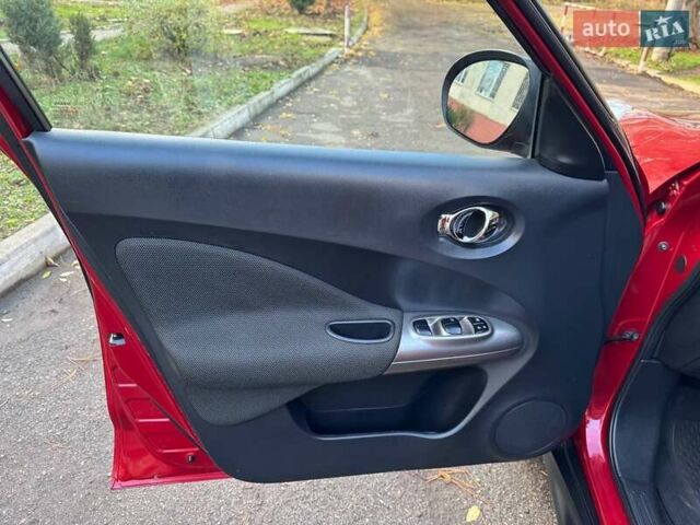 Красный Ниссан Жук, объемом двигателя 1.6 л и пробегом 170 тыс. км за 10300 $, фото 44 на Automoto.ua