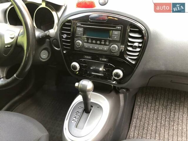 Красный Ниссан Жук, объемом двигателя 1.6 л и пробегом 131 тыс. км за 12600 $, фото 12 на Automoto.ua