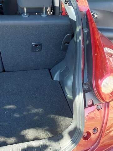 Червоний Ніссан Жук, об'ємом двигуна 1.62 л та пробігом 37 тис. км за 14000 $, фото 7 на Automoto.ua