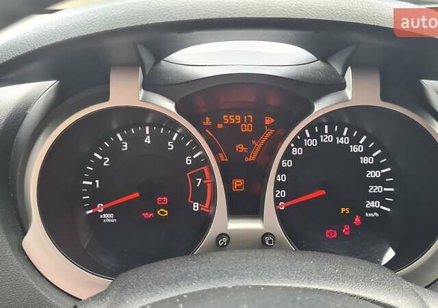 Червоний Ніссан Жук, об'ємом двигуна 1.6 л та пробігом 56 тис. км за 11500 $, фото 5 на Automoto.ua