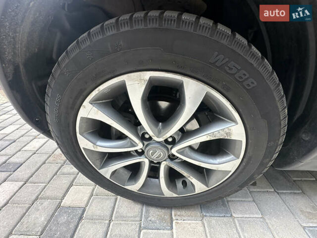 Червоний Ніссан Жук, об'ємом двигуна 1.6 л та пробігом 102 тис. км за 8950 $, фото 17 на Automoto.ua