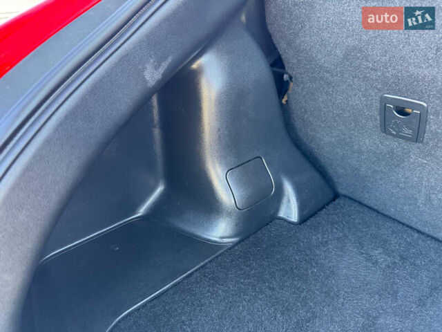 Красный Ниссан Жук, объемом двигателя 1.6 л и пробегом 169 тыс. км за 9800 $, фото 43 на Automoto.ua