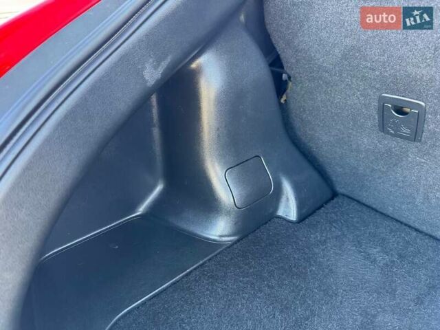 Красный Ниссан Жук, объемом двигателя 1.6 л и пробегом 170 тыс. км за 9700 $, фото 43 на Automoto.ua