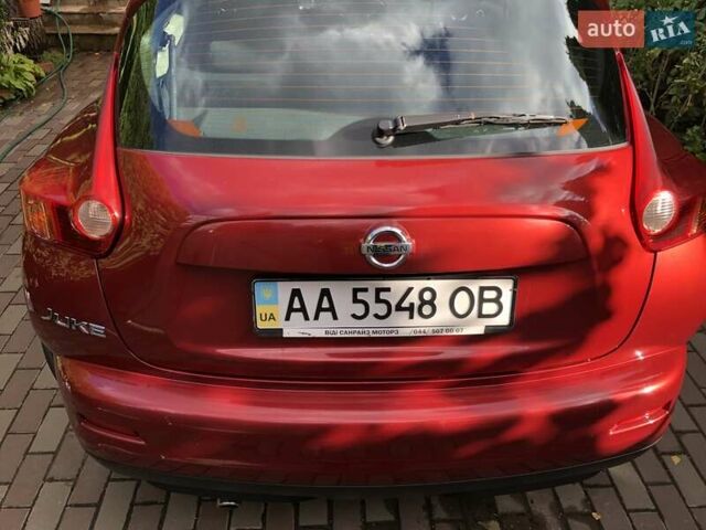 Красный Ниссан Жук, объемом двигателя 1.6 л и пробегом 131 тыс. км за 12600 $, фото 3 на Automoto.ua