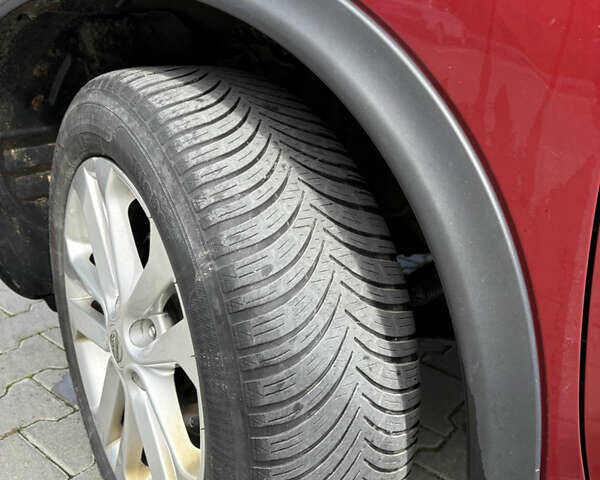 Красный Ниссан Жук, объемом двигателя 1.5 л и пробегом 199 тыс. км за 9800 $, фото 7 на Automoto.ua